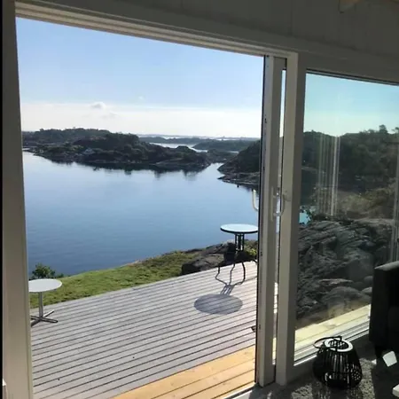 Charming By The Sea With Beautiful View *