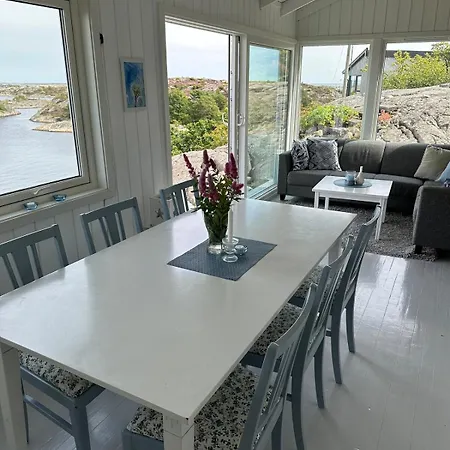 Charming By The Sea With Beautiful View Nyaraló *