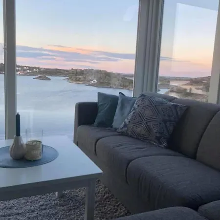 Charming By The Sea With Beautiful View * Kristiansand